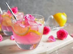 Домашна лимонада със сладко от рози и сироп от бъз - снимка на рецептата